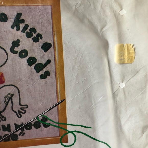 Vintage Kappie Originals Creative Stitchery 1976 “Kiss Toad” “10x10 - Picture 10 of 10